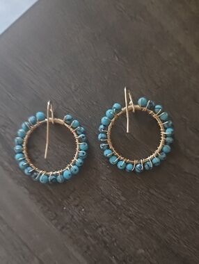 NATURAL LIFE Turquoise Bead Hoop Earrings with Gold Wire